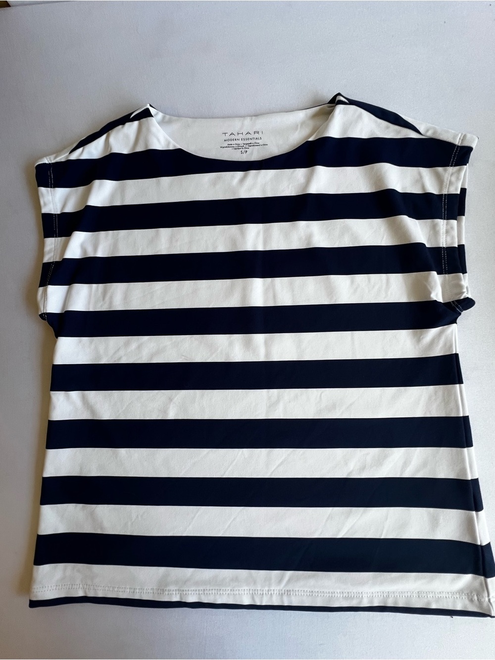 TAHARI SLEEVELESS NAVY & WHITE HORIZONTAL STRIPED LINED TOP. SIZE S/P  
NWOT